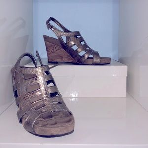 Aerosoles Silver snakeskin Wedges 7.5